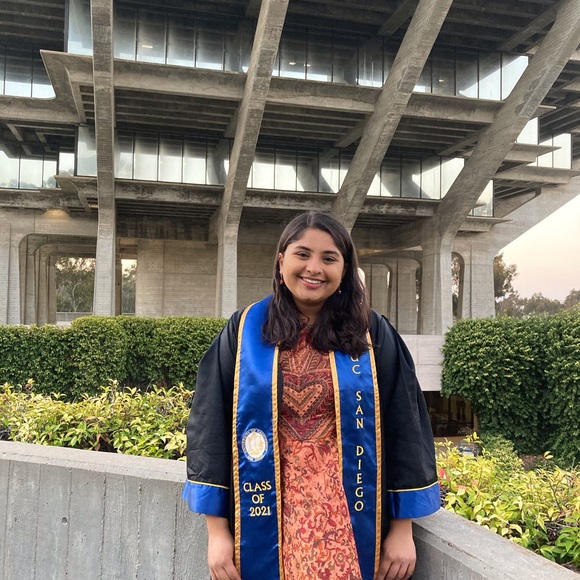 Hi Poshers! - Picture 2 of 4